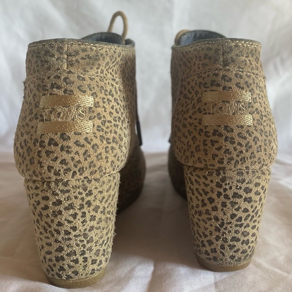 Tom’s cheetah bootie size 7 (Desert Wedge Suede) - Picture 3 of 5